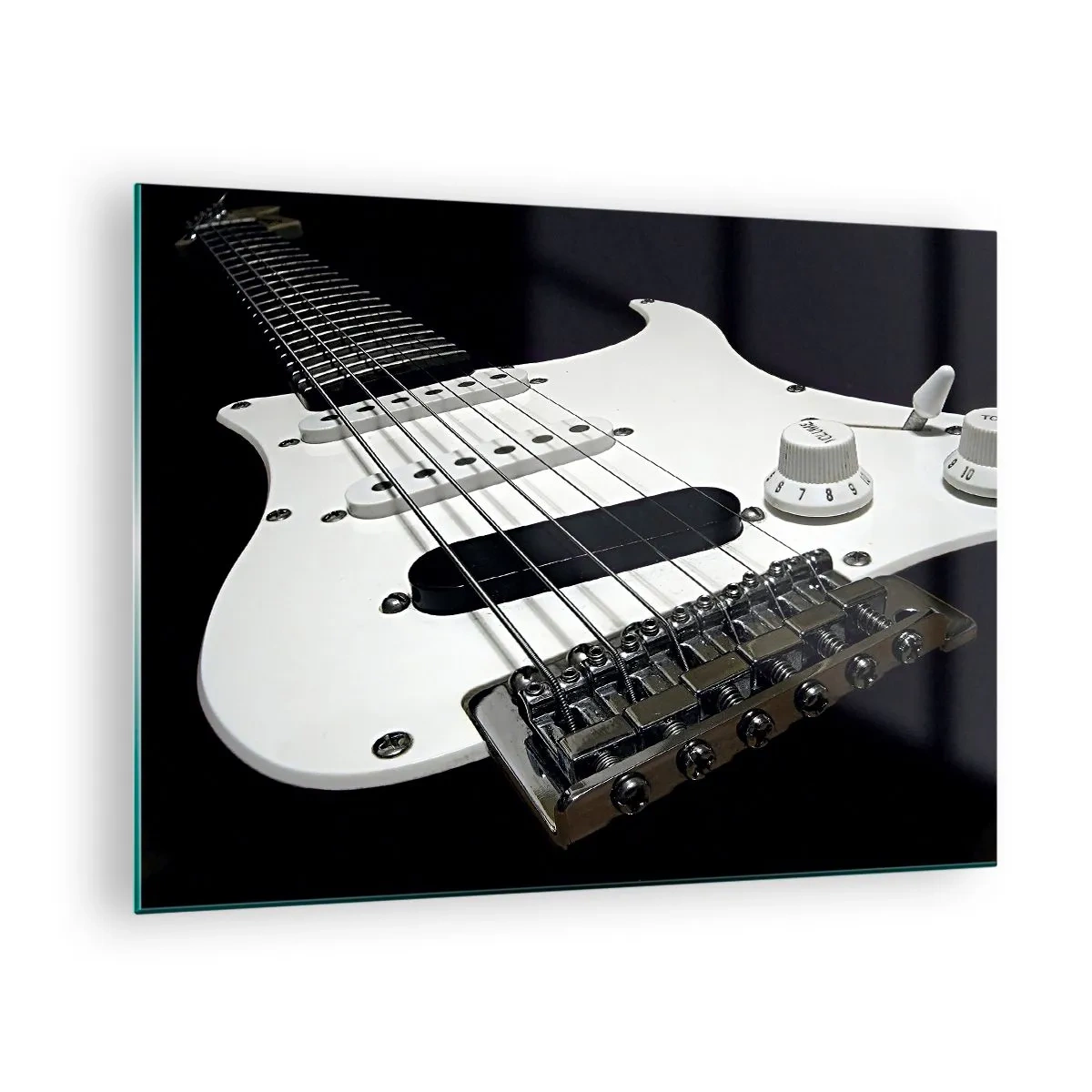 Schilderen op glas - Close-up van een witte elektrische gitaar tegen een donkere achtergrond - 70x50cm - Geluid verborgen in het wit - Moderne wanddecoratie voor woonkamer en slaapkamer ARTTOR
