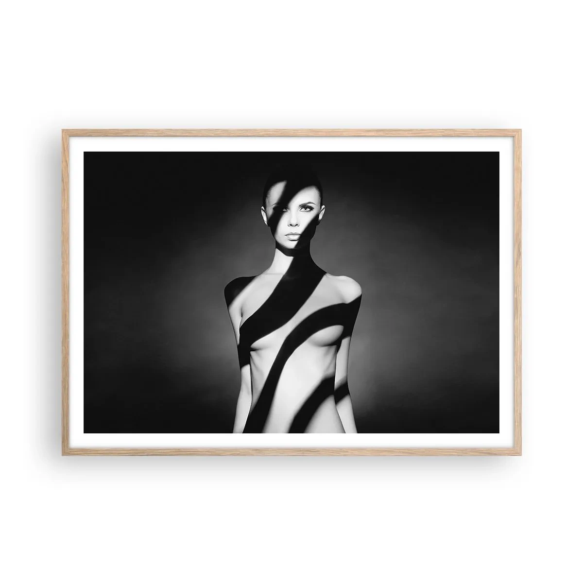 Een poster in een licht eiken lijst - In glans en schaduw - 100x70 cm