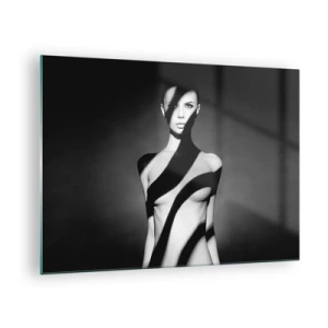 Schilderen op glas - Zwart-witportret van een vrouw met opvallende schaduwen - 70x50cm - In glans en schaduw - Moderne wanddecoratie voor woonkamer en slaapkamer ARTTOR