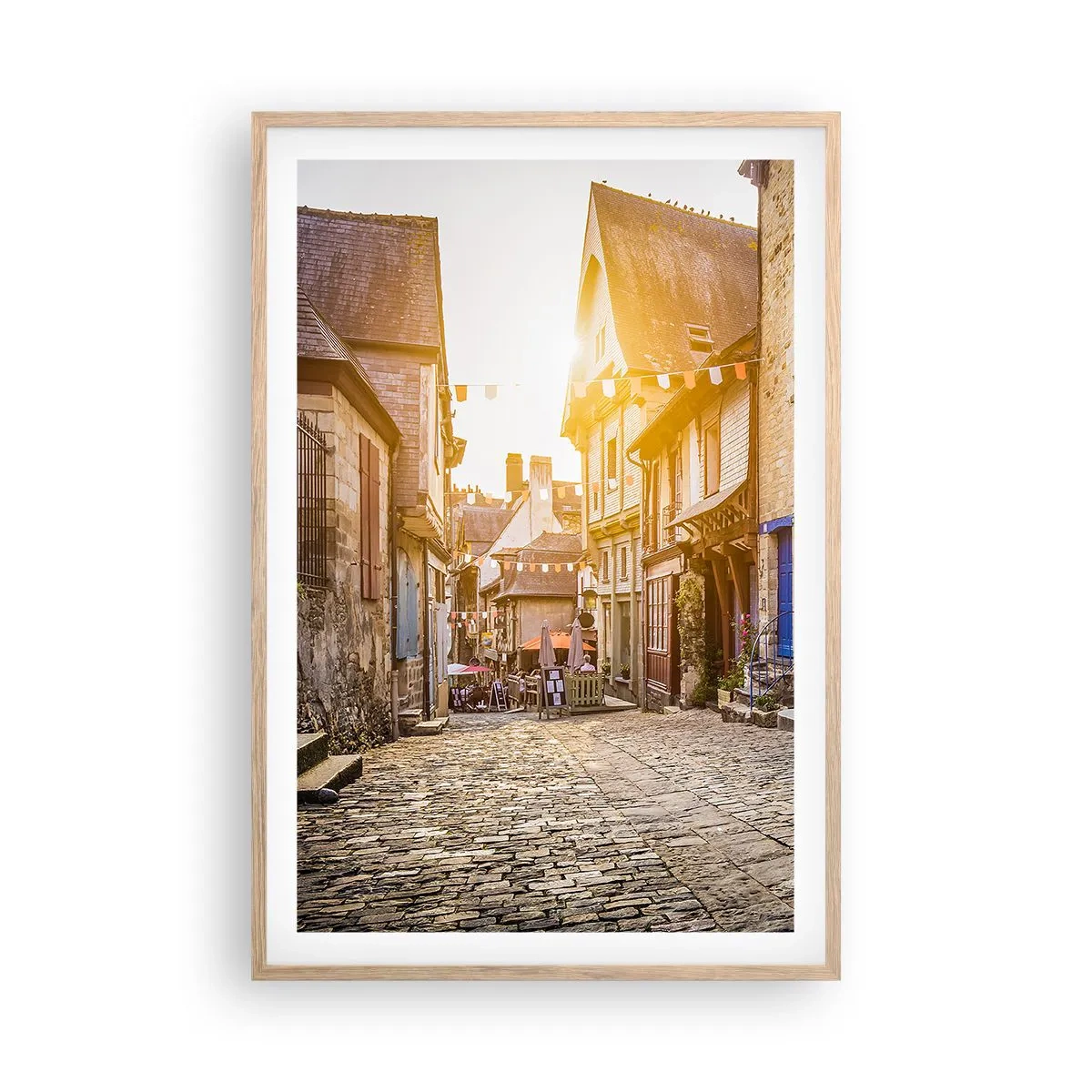 Een poster in een licht eiken lijst - De witte geest van het stadje - 61x91 cm