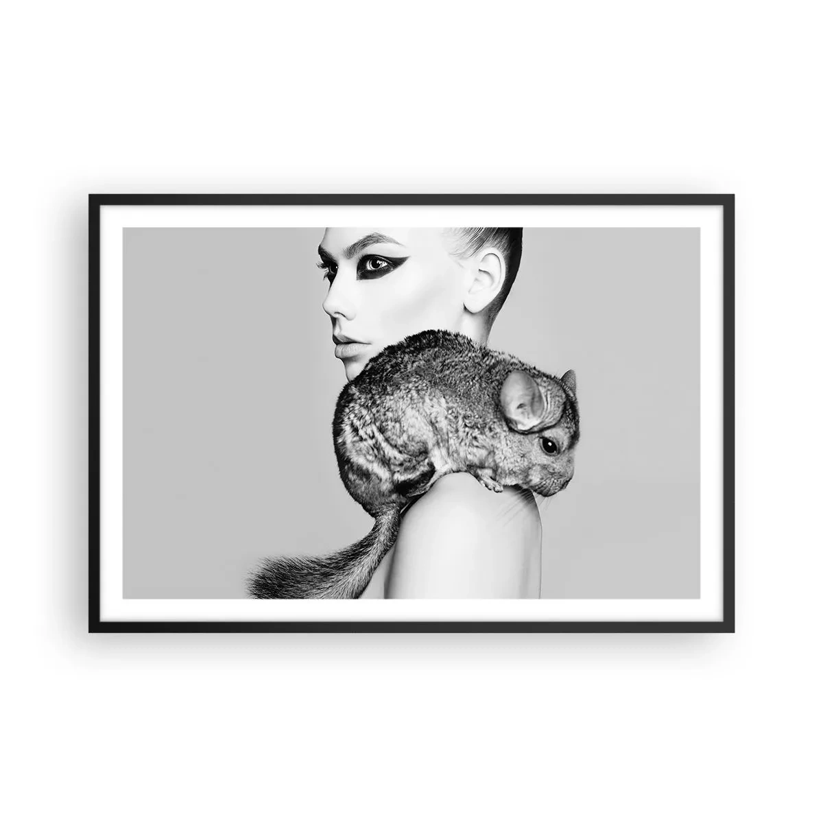 Poster in een zwarte lijst - Dame met een chinchilla - 91x61 cm