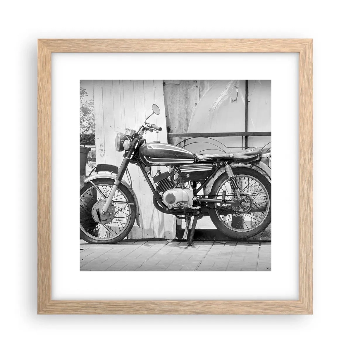 Een poster in een licht eiken lijst - Klassiek boven alles - 30x30 cm