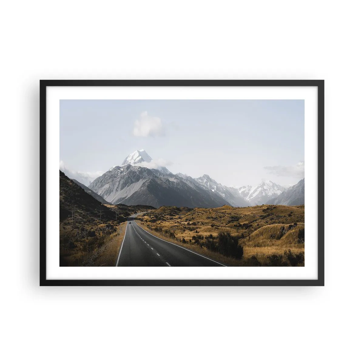 Poster in een zwarte lijst - De weg naar het hart van de bergen - 70x50 cm
