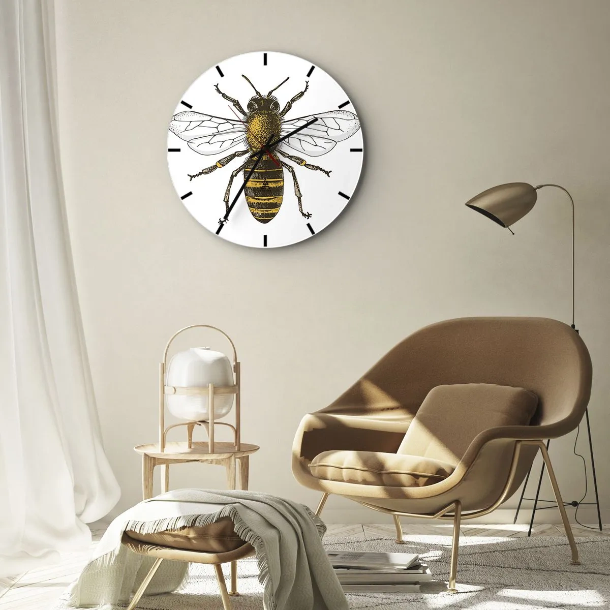 Wandklok - Klok - Illustratie van een bij met gespreide vleugels op een witte achtergrond - 30x30cm - Mooi en goed - Moderne wanddecoratie voor woonkamer, keuken en slaapkamer ARTTOR