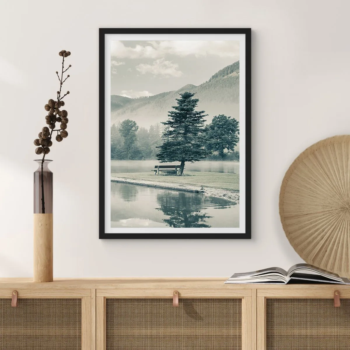 Poster in een zwarte lijst - Het meer slaapt nog - 61x91 cm