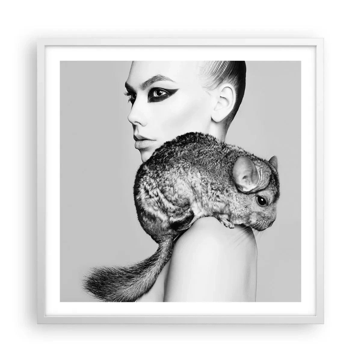 Poster in een witte lijst - Dame met een chinchilla - 60x60 cm
