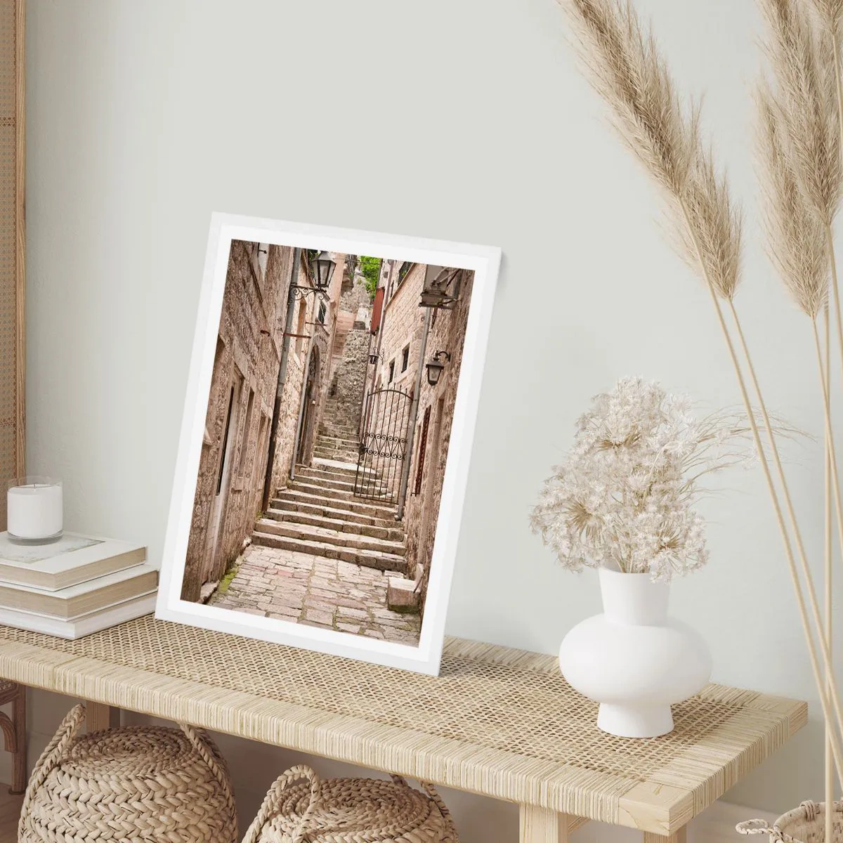 Poster in een witte lijst - Een magisch oud steegje - 61x91 cm