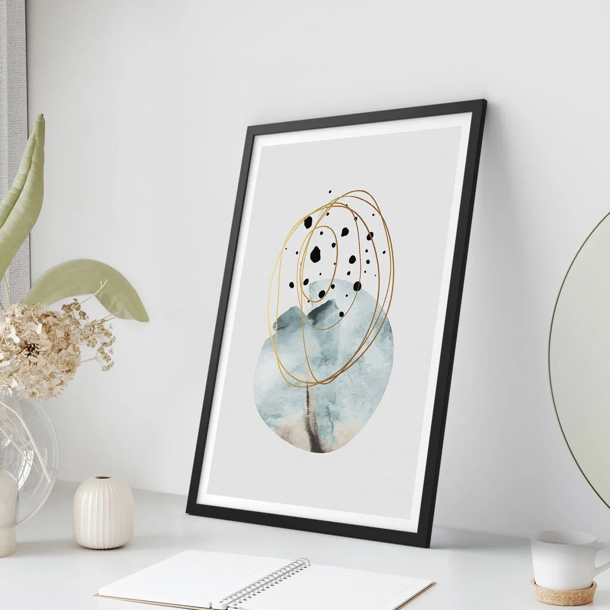 Poster in een zwarte lijst - Omarmd door de ruimte - 70x100 cm