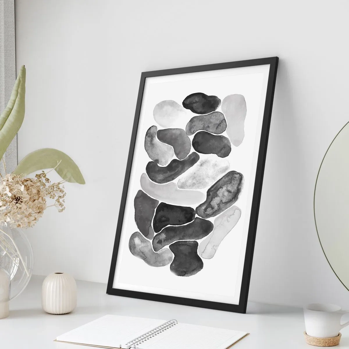 Poster in een zwarte lijst - Abstracte vormen in tinten zwart, grijs en wit - 50x70cm - Rotsachtige abstractie - Moderne wanddecoratie voor woonkamer en slaapkamer ARTTOR