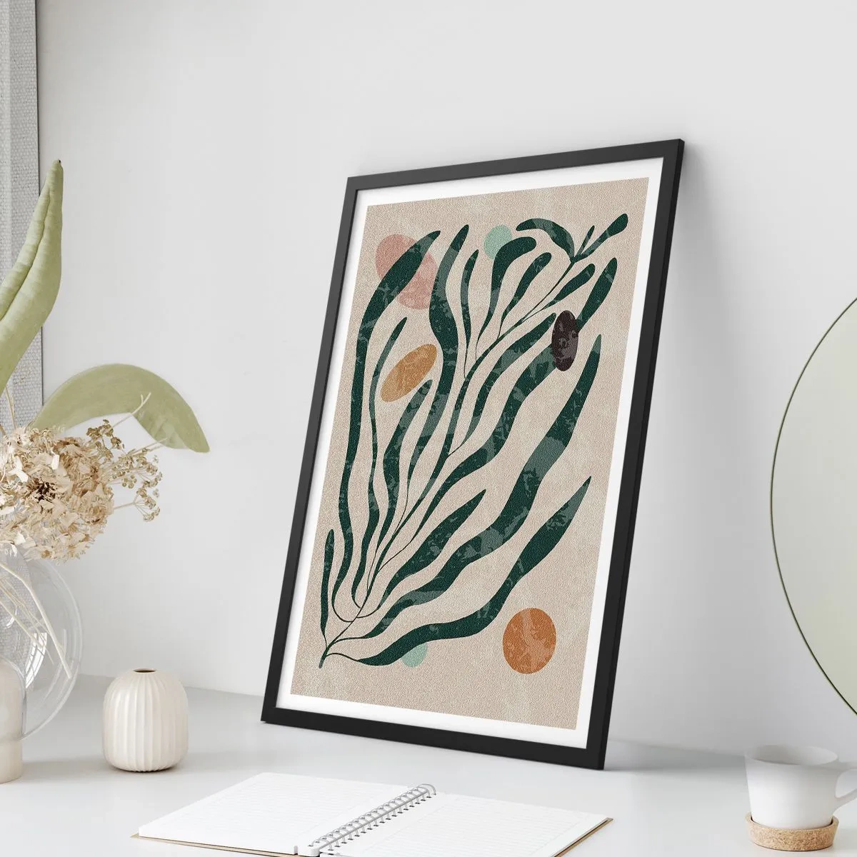 Poster in een zwarte lijst - Tussen het groen - 70x100 cm