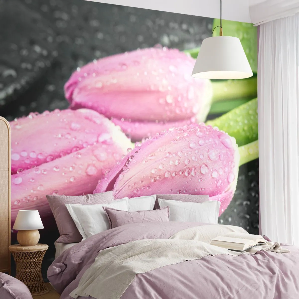 Fotobehang Standard Eco - Lila drie op een zwarte steen - Bloemen, Tulpen, Boeket bloemen - 250x175 cm