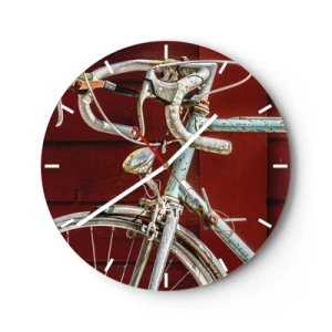 Wandklok - Klok - Close-up van een retrofiets tegen een rood bord - 30x30cm - Gecreëerd om te winnen - Moderne wanddecoratie voor woonkamer, keuken en slaapkamer ARTTOR