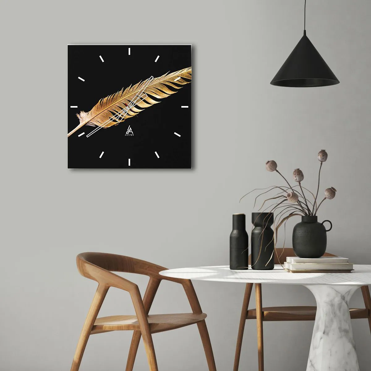 Wandklok - Klok - HHij heeft een ongewoon talent voor schrijven… - 30x30 cm