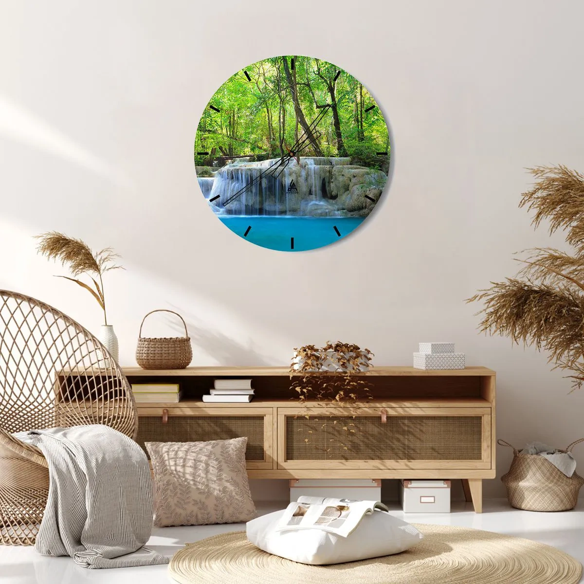 Wandklok - Klok - Een waterval omgeven door groen bos en turquoise water - 30x30cm - Verdrinken in turkoois en groen - Moderne wanddecoratie voor woonkamer, keuken en slaapkamer ARTTOR