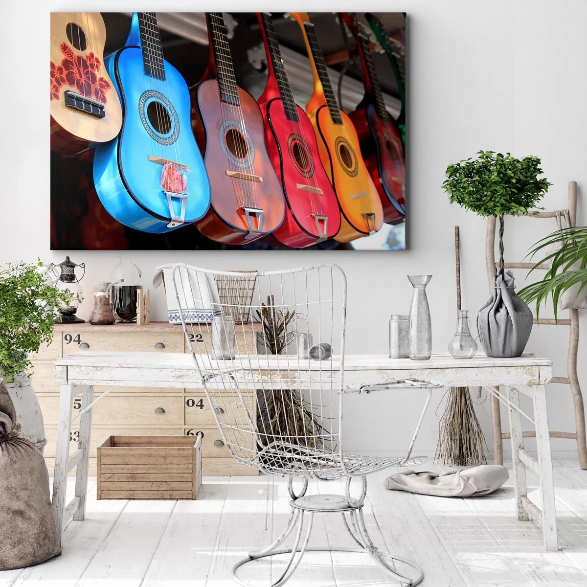 Schilderen op canvas - Kleurrijke akoestische gitaren hangen op een rij tentoongesteld - 70x50cm - Latijnse sfeer - Moderne wanddecoratie voor woonkamer en slaapkamer ARTTOR