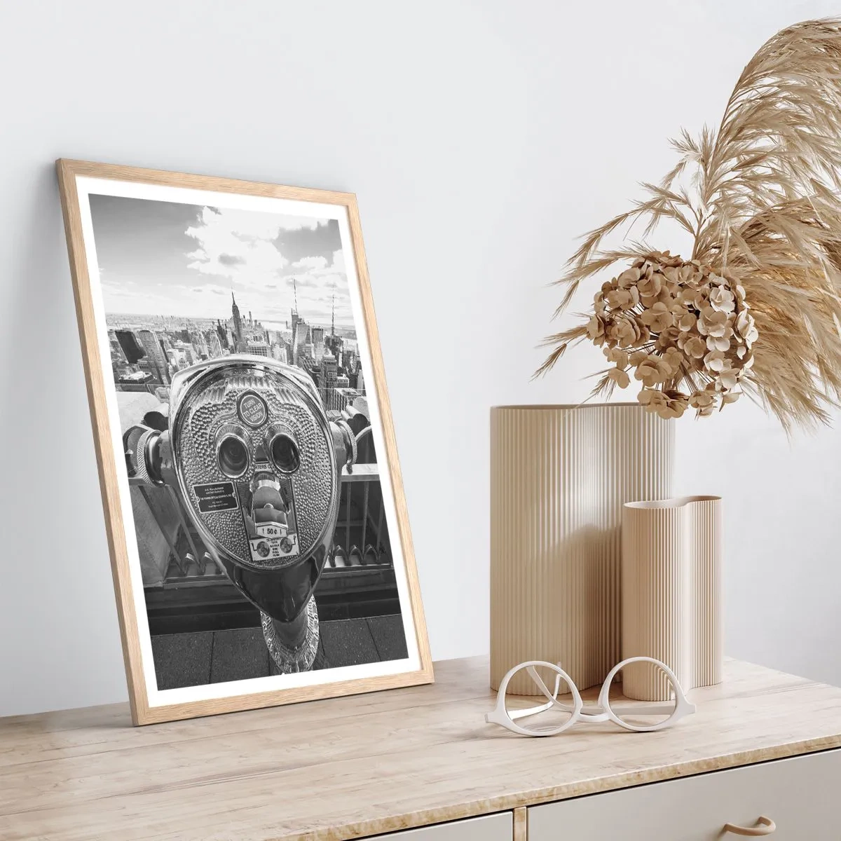 Een poster in een licht eiken lijst - Stad boven de steden - 61x91 cm