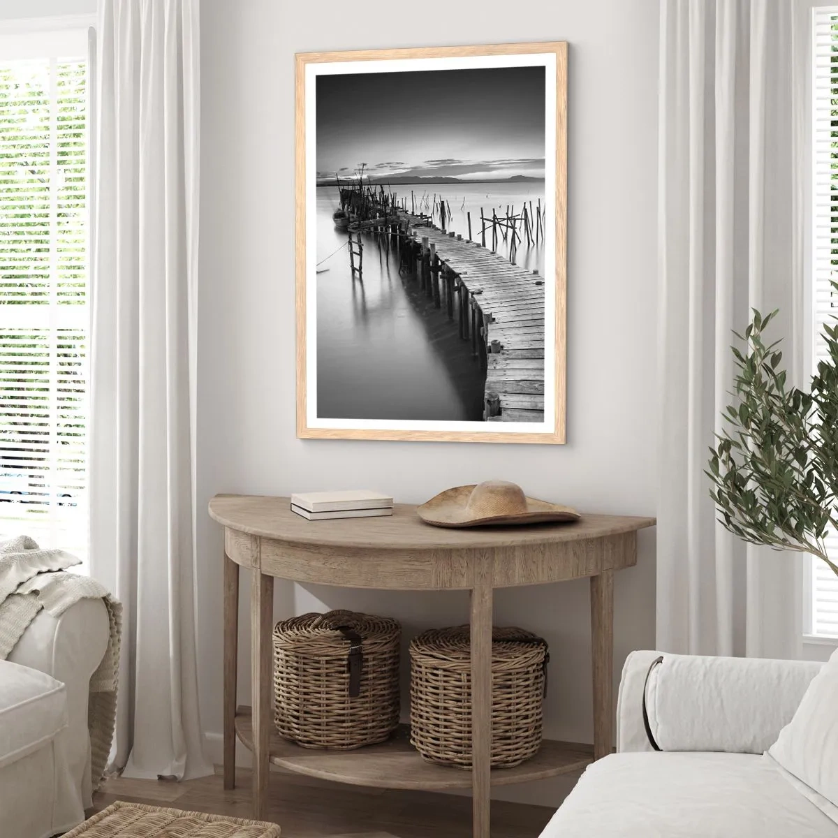 Een poster in een licht eiken lijst - De rust van een vergeten kust - 50x70 cm