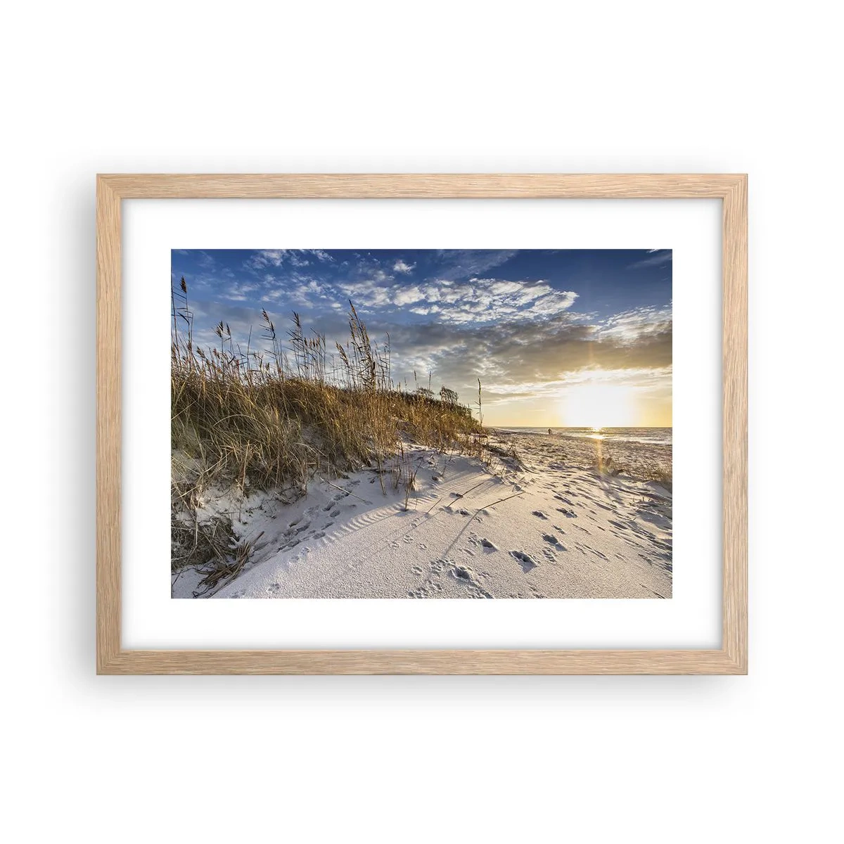 Een poster in een licht eiken lijst - Een uitnodiging voor een wandeling - 40x30 cm