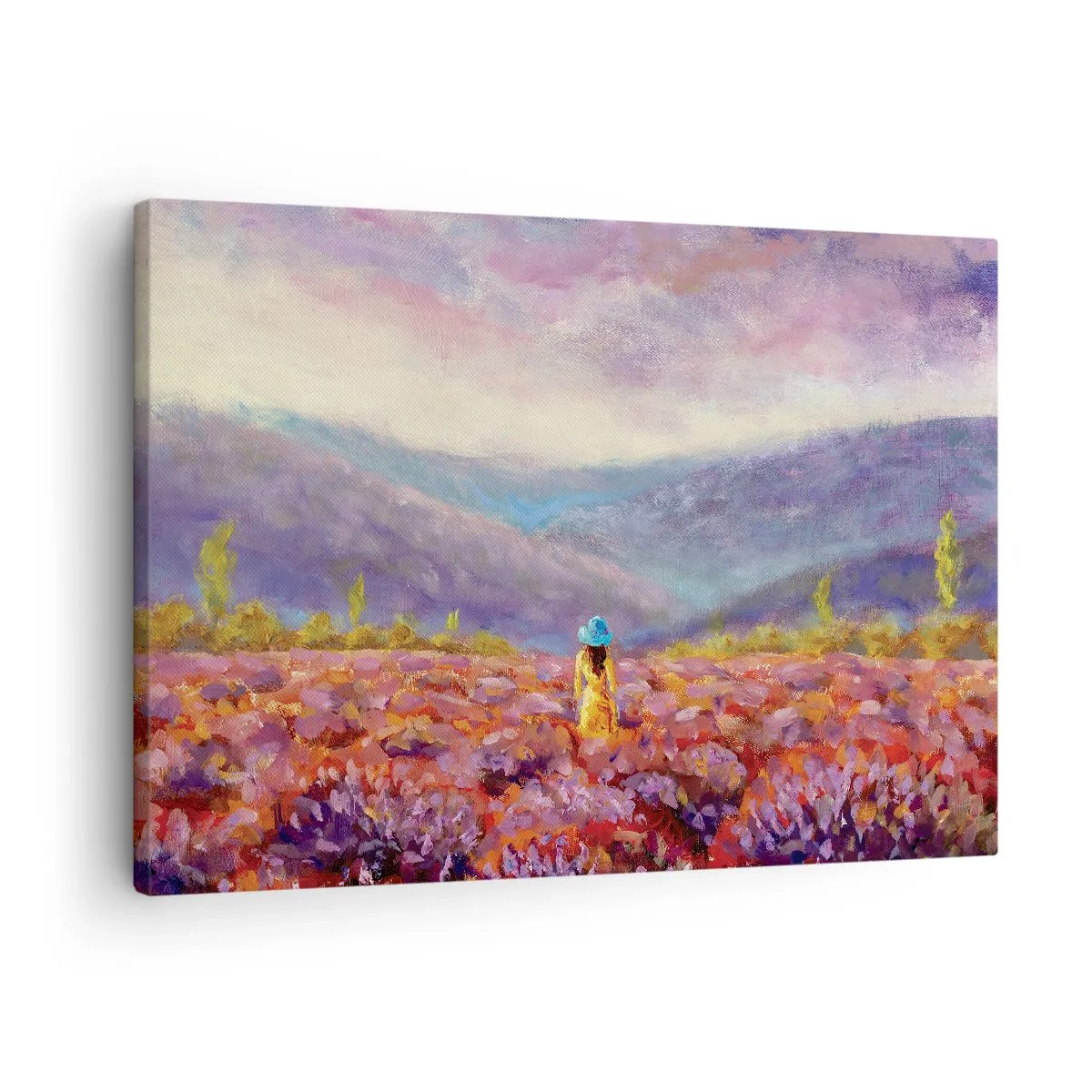 Schilderen op canvas - Een vrouw met een hoed loopt door een lavendelveld. - 70x50cm - In een lavendelwereld - Moderne wanddecoratie voor woonkamer en slaapkamer ARTTOR