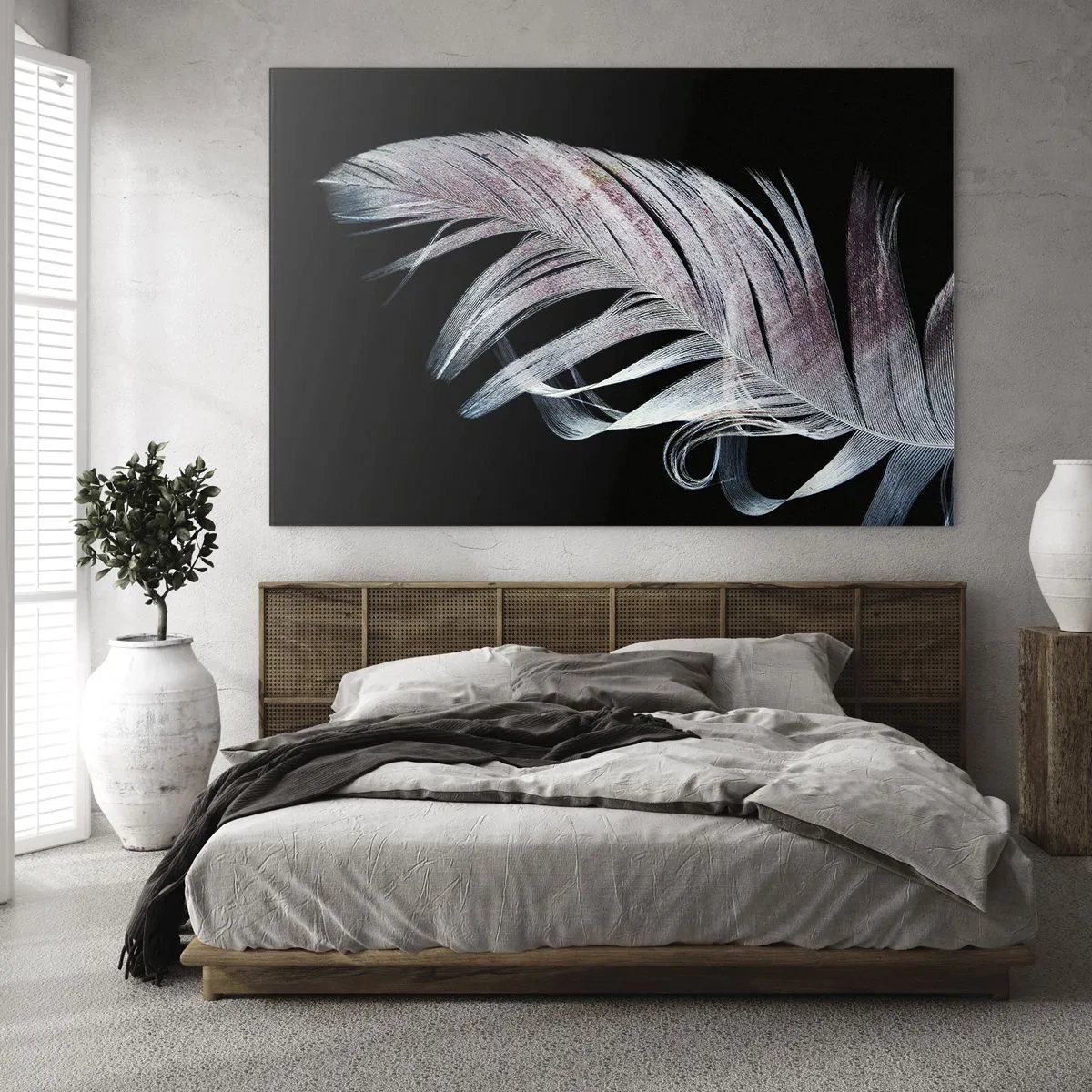 Schilderen op glas - Een delicate veer op een zwarte achtergrond in een artistieke benadering - 70x50cm - Denk aan aanraking - Moderne wanddecoratie voor woonkamer en slaapkamer ARTTOR