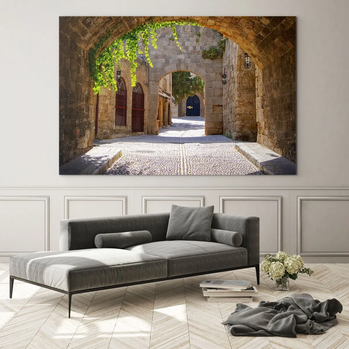 Schilderen op glas - Een stenen straat met bogen en wijnranken in het zonlicht - 70x50cm - De optocht zal spoedig verschijnen - Moderne wanddecoratie voor woonkamer en slaapkamer ARTTOR