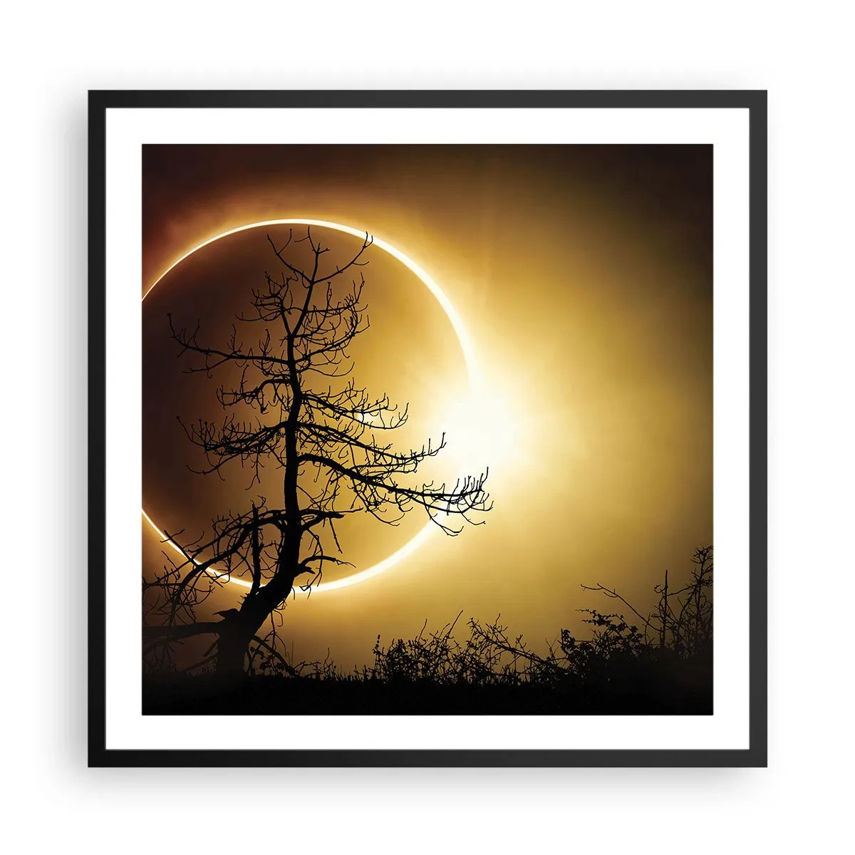 Poster in een zwarte lijst - Totale zonsverduistering - 60x60 cm