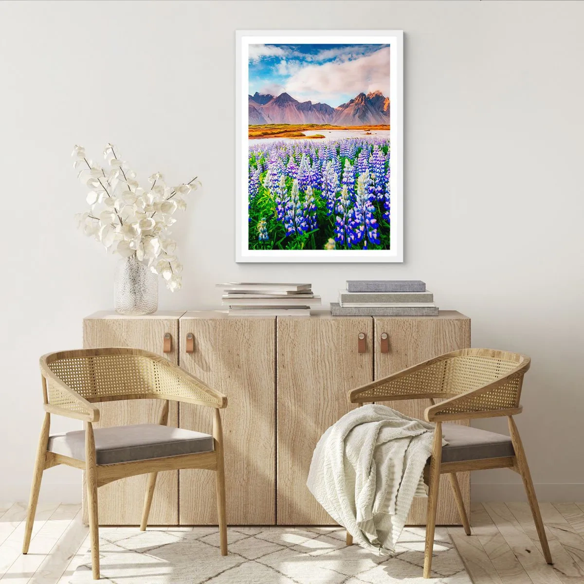Poster in een witte lijst - Kracht en soberheid naast zachtheid - 70x100 cm