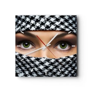 Wandklok - Klok - Portret van een gesluierde schoonheid met groene ogen - 30x30 cm