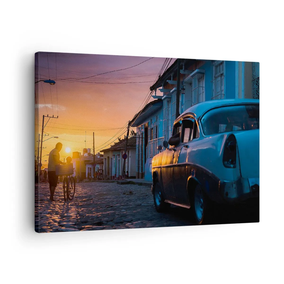 Schilderen op canvas - Retro auto en fiets op straat in het licht van de ondergaande zon - 70x50cm - De tijd vertraagt