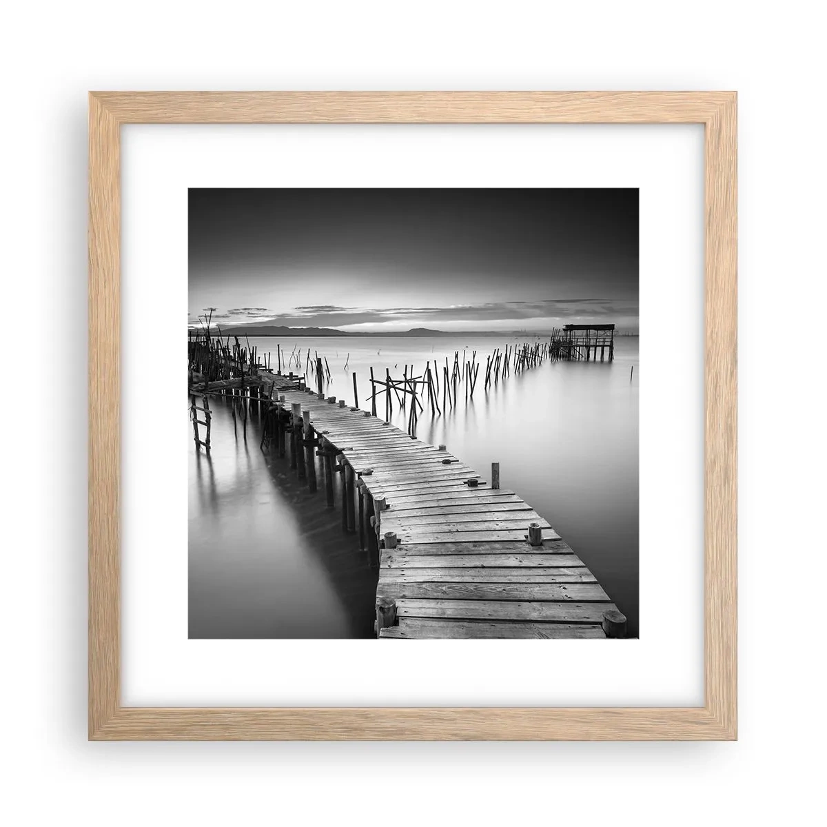 Een poster in een licht eiken lijst - De rust van een vergeten kust - 30x30 cm