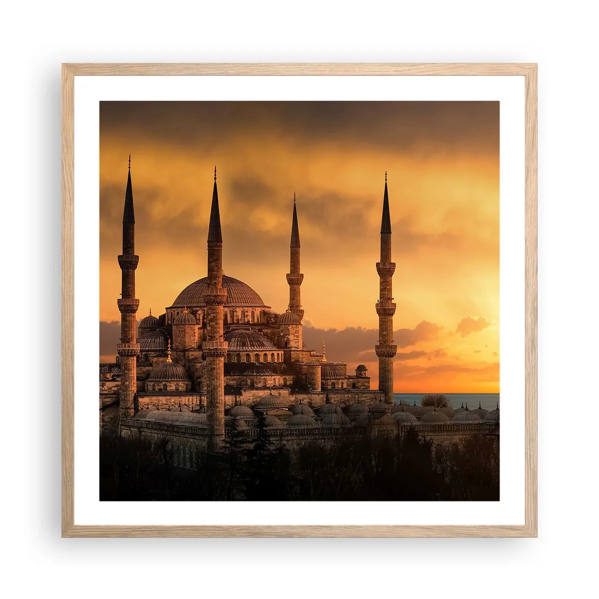 Een poster in een licht eiken lijst - God is geweldig - 60x60 cm