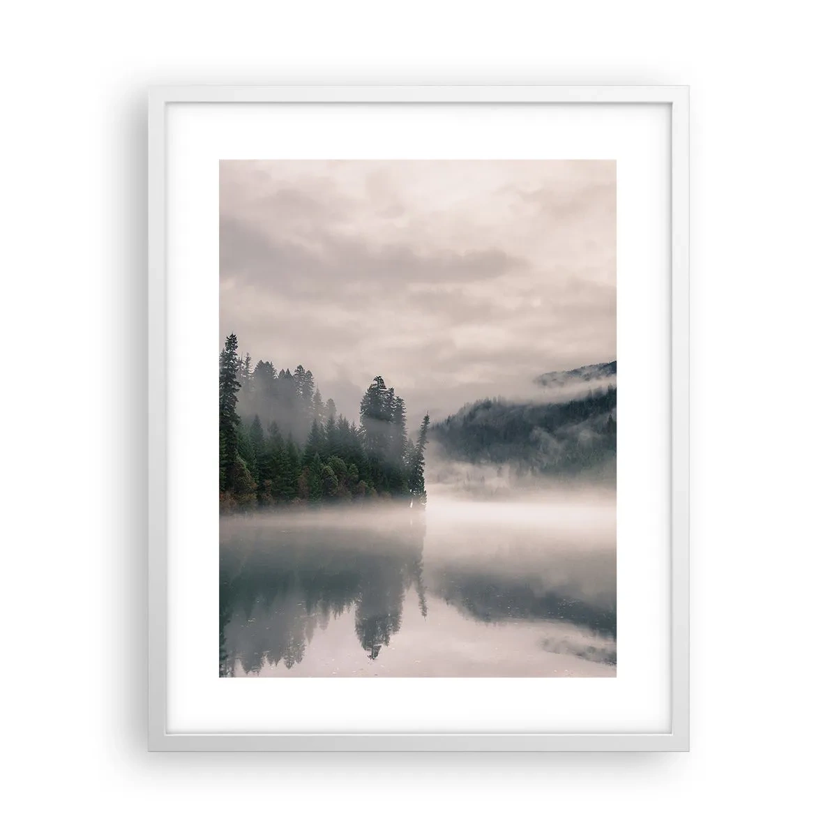 Poster in een witte lijst - In reflectie, in de mist - 40x50 cm