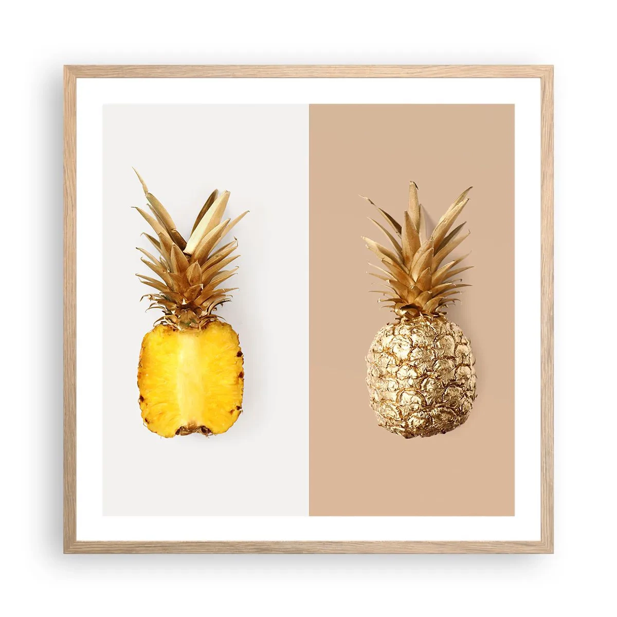 Een poster in een licht eiken lijst - Ananas voor ons - 60x60 cm