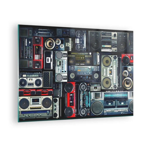 Schilderen op glas - Een collage van retro-radio's en bandrecorders op een donkere achtergrond. - 70x50cm - Verlangen naar de jaren 80 - Moderne wanddecoratie voor woonkamer en slaapkamer ARTTOR