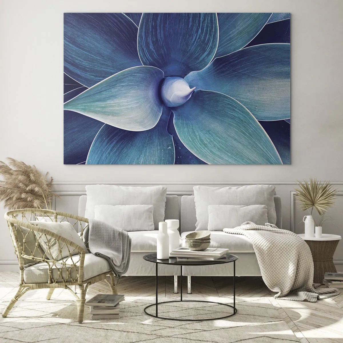 Schilderen op glas - Macrofotografie van een plant in blauwtinten - 70x50cm - Blauw uit de lucht - Moderne wanddecoratie voor woonkamer en slaapkamer ARTTOR