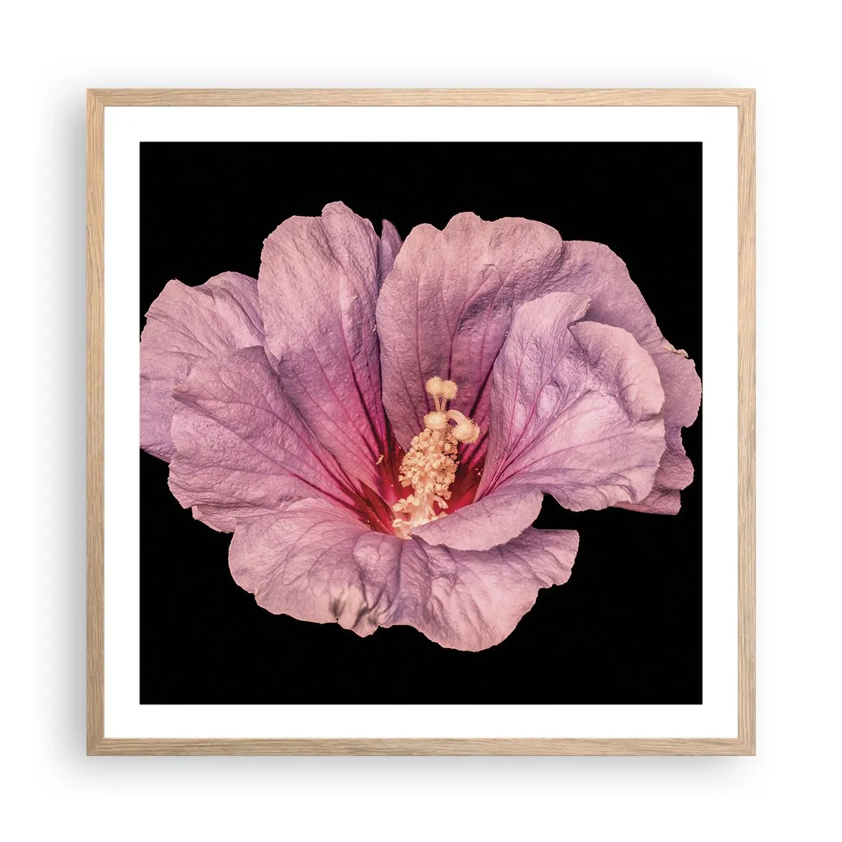 Een poster in een licht eiken lijst - Recht in het hart - 60x60 cm