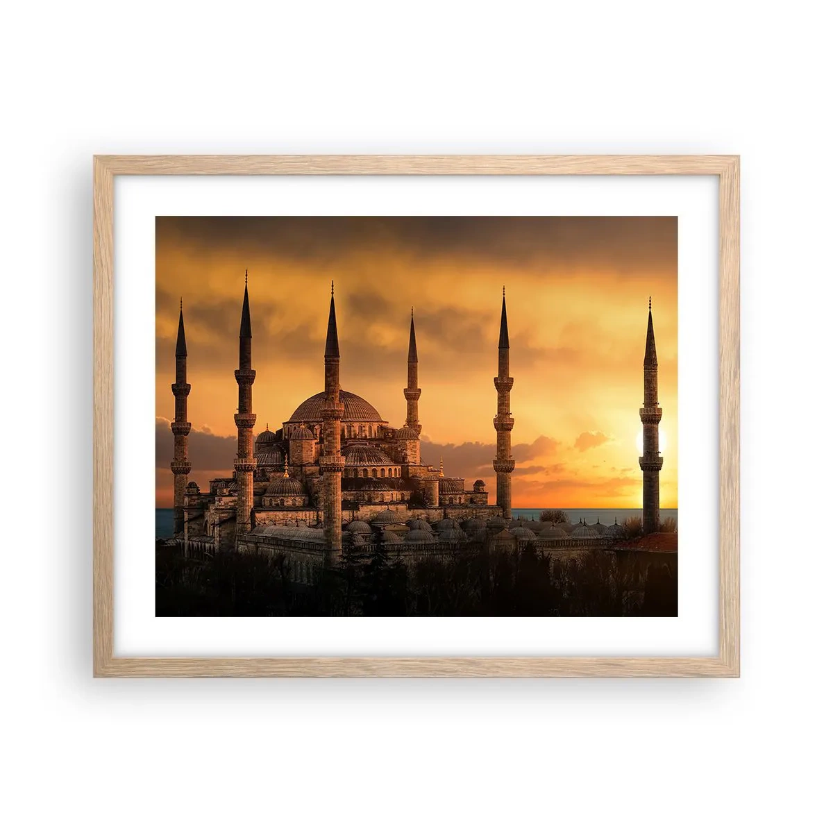Een poster in een licht eiken lijst - God is geweldig - 50x40 cm