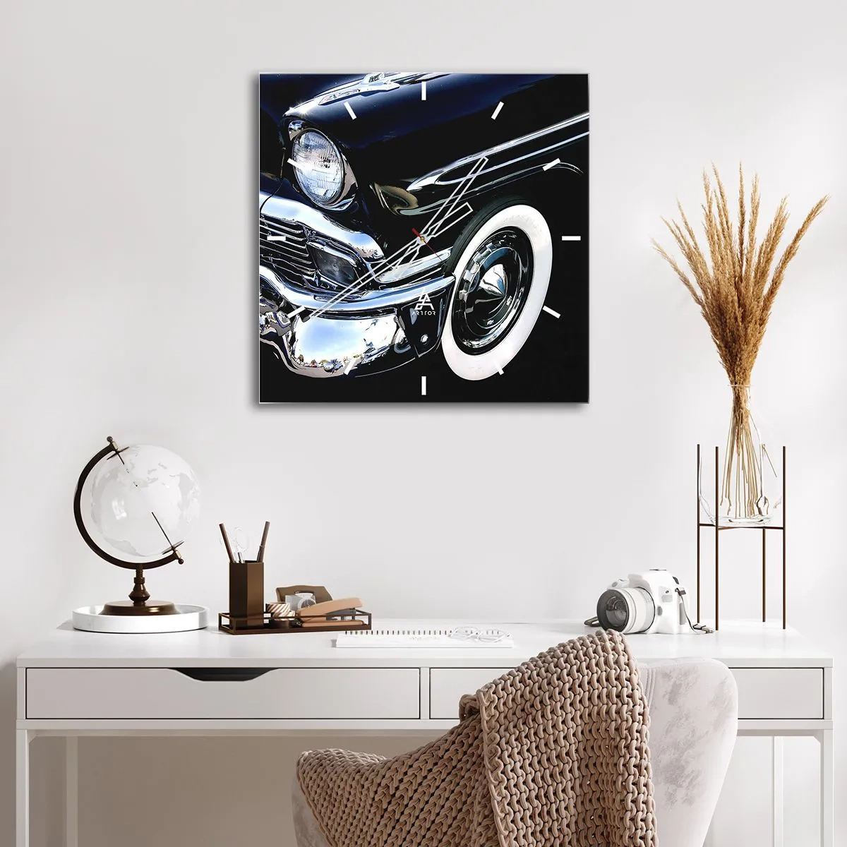 Wandklok - Klok - Klassiek in zilver, zwart en wit - 40x40 cm