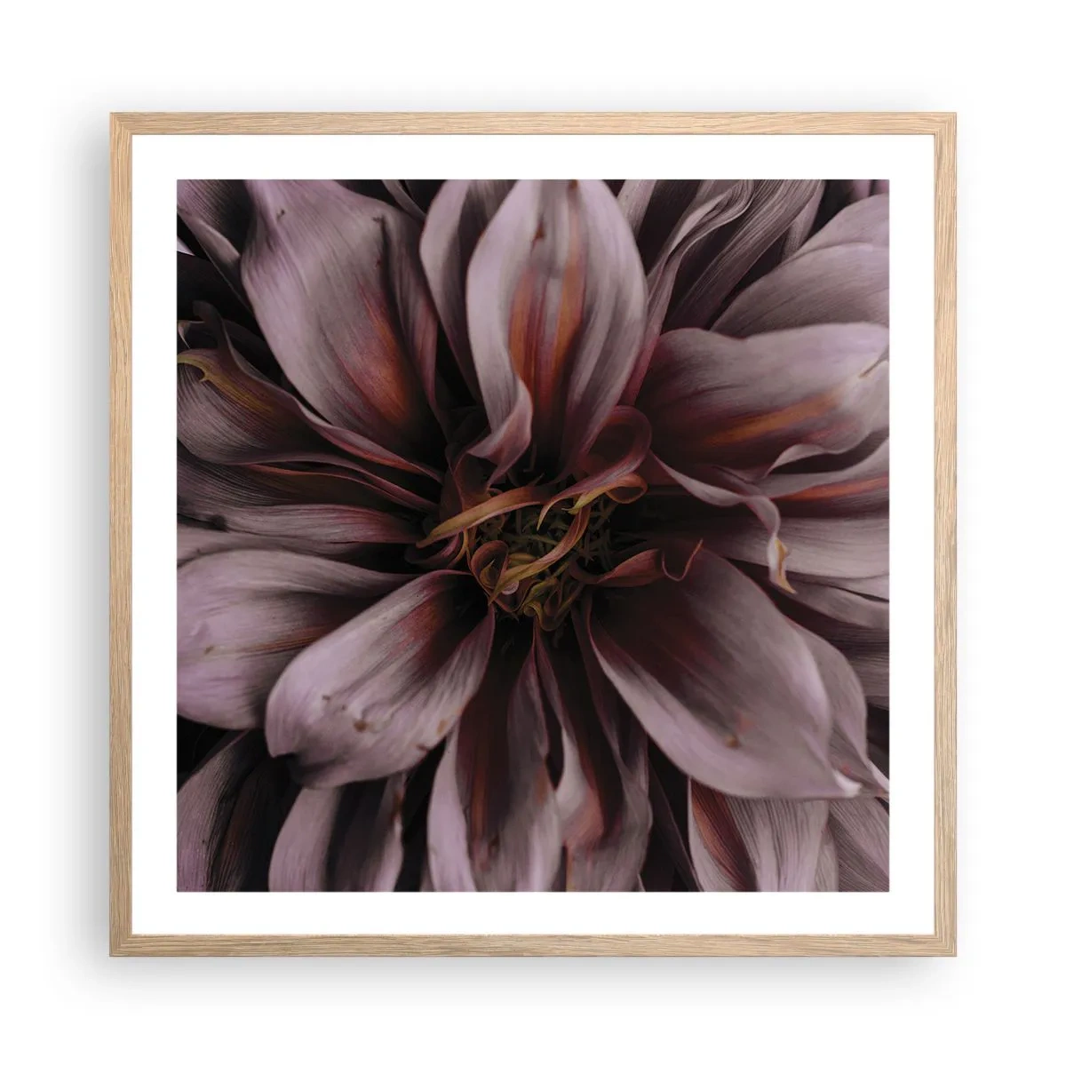 Een poster in een licht eiken lijst - Een bloemenhart - 60x60 cm