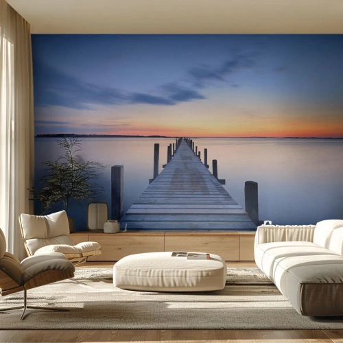 Zelfklevend Fotobehang Deluxe Sticker - De rust van een serene schemering - Landschap, Baai, Houten brug - 400x280 cm
