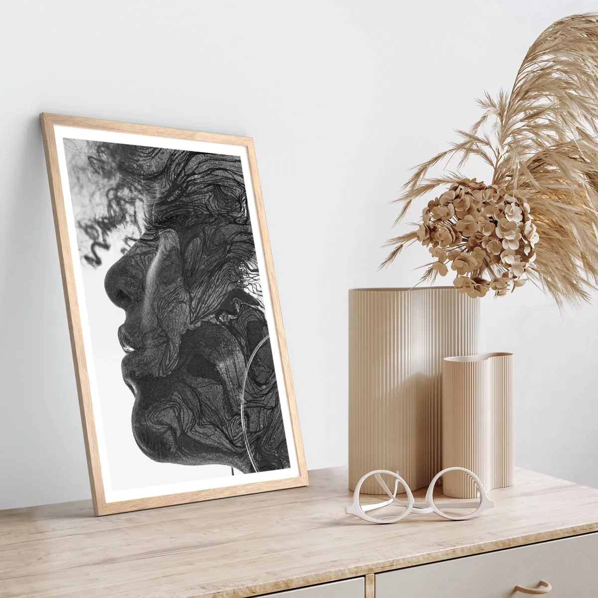 Een poster in een licht eiken lijst - Verstrikt in dromen - 61x91 cm