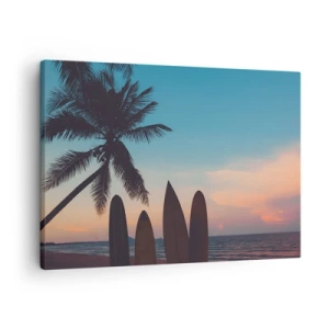 Schilderen op canvas - Surfplanken tegen de achtergrond van een palmboom en een zonsondergang - 70x50cm - Morgen wordt ook leuk - Moderne wanddecoratie voor woonkamer en slaapkamer ARTTOR