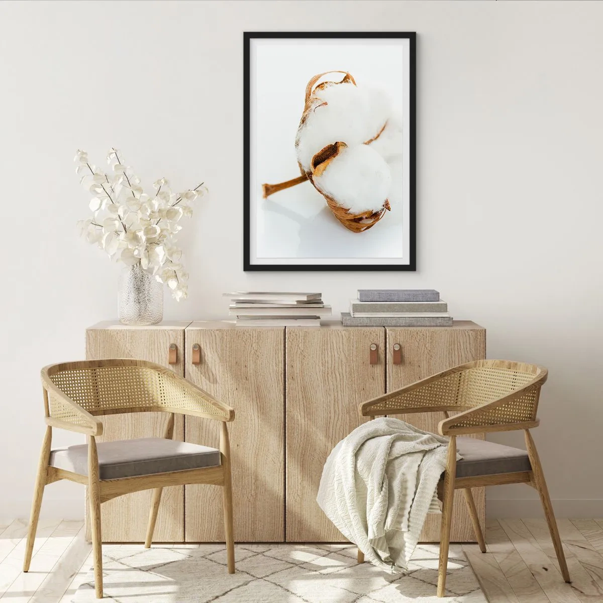 Poster in een zwarte lijst - Een close-up van een katoentak met delicate witte vezels. - 50x70cm - Zacht van aard - Moderne wanddecoratie voor woonkamer en slaapkamer ARTTOR