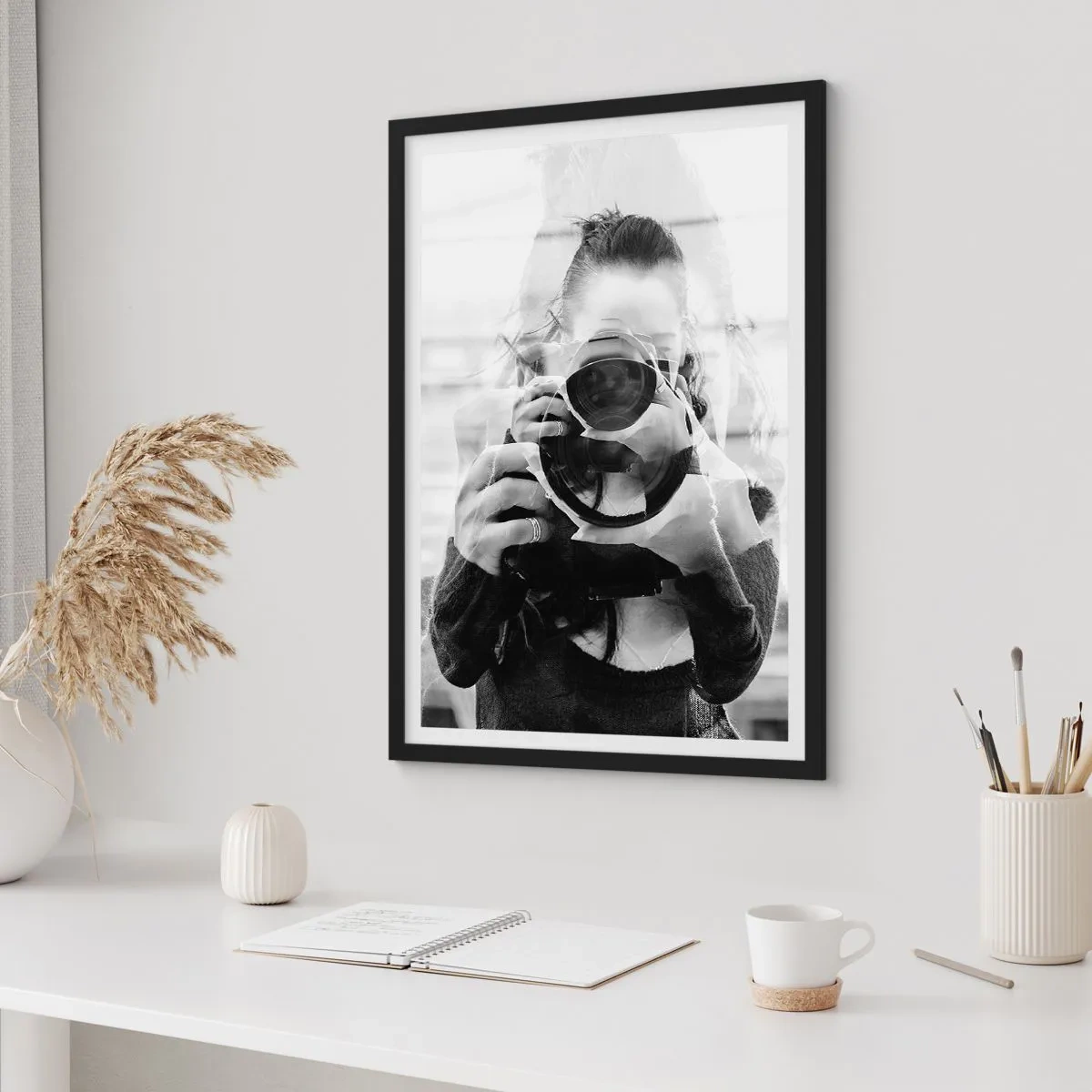 Poster in een zwarte lijst - Maker en materiaal - 70x100 cm