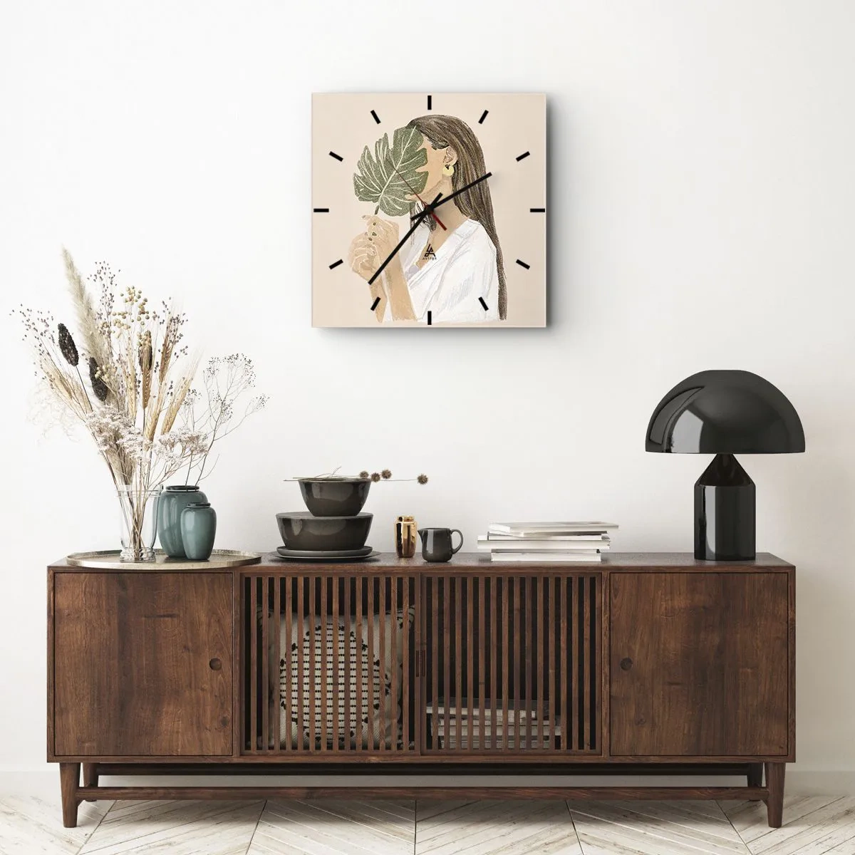 Wandklok - Klok - Mysterieus portret met een waaier - 30x30 cm